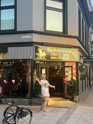 Gäste genießen sich